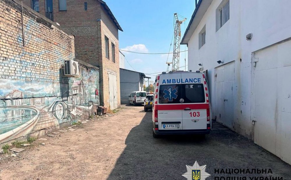 Під час сварки в київському гуртожитку жінка отримала ножове поранення