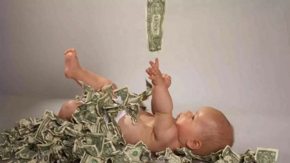 Жителька Київщини намагалася продати новонародженого сина за 20 тис. доларів