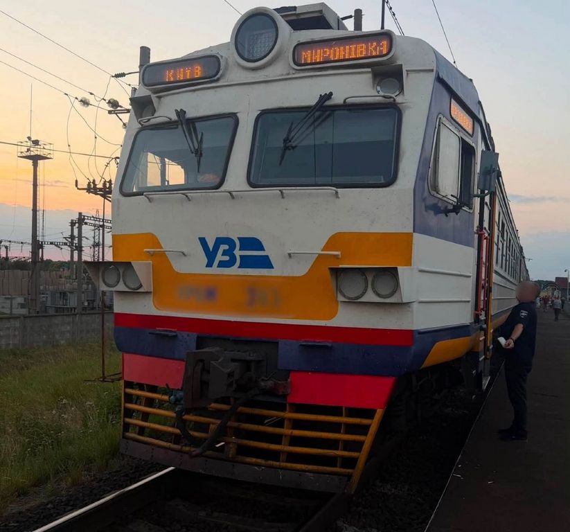 Трагедія на залізничному переїзді: на Київщині загинув 15-річний мотоцикліст