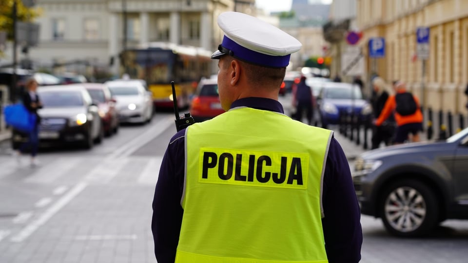 Із Польщі депортують українку, яка п'яною покусала поліцейського